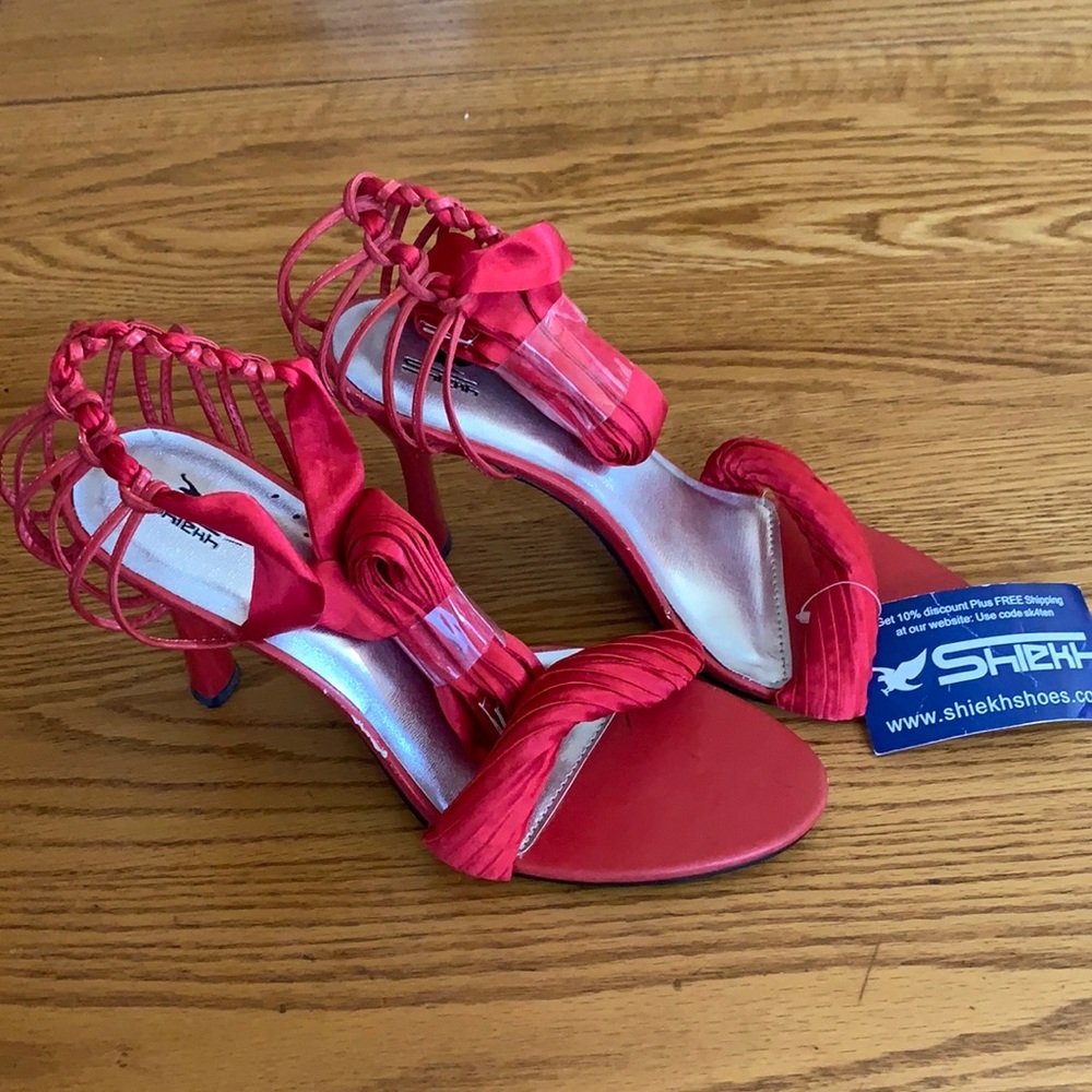 Shoes ladies red high heels 4” lace up Sz 8